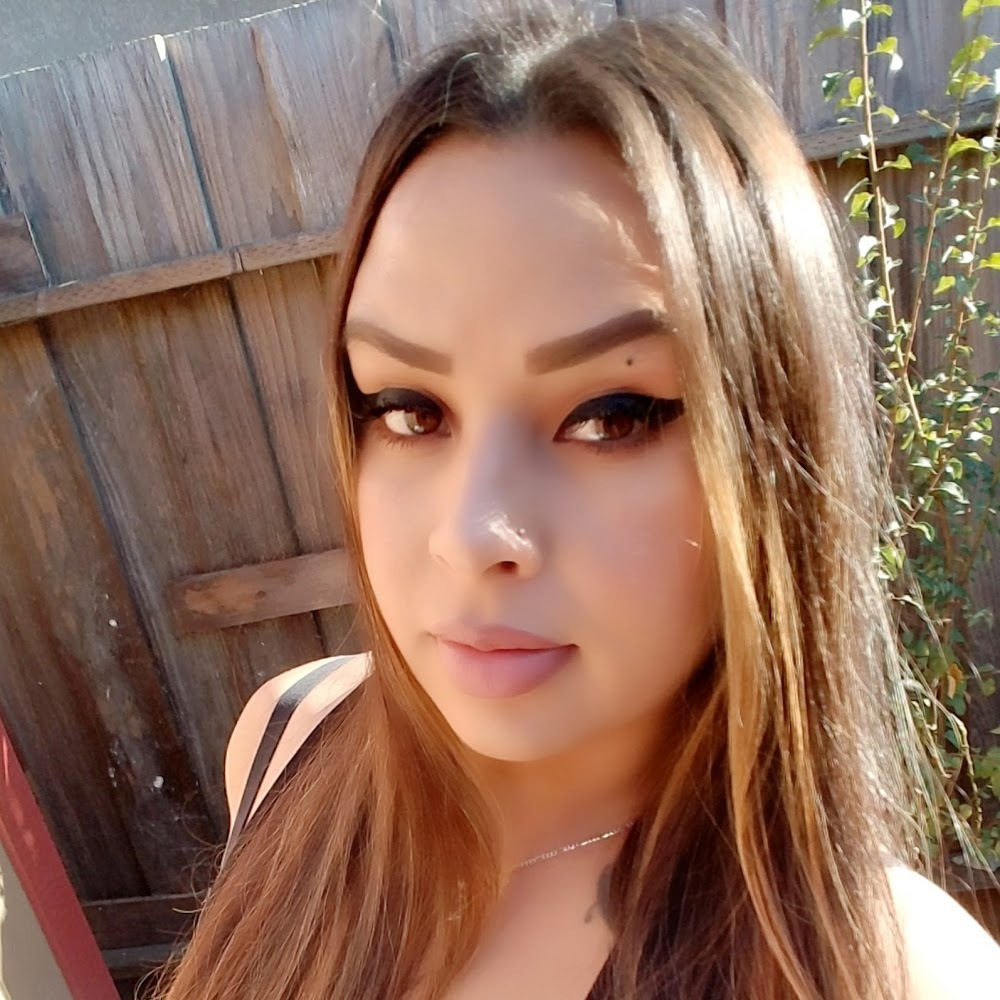 Meet your Posher, Roxana